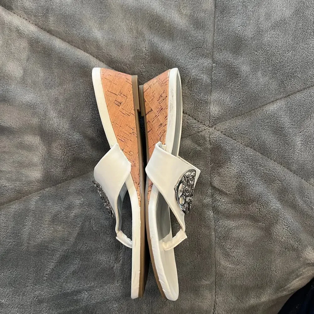 Michael Shannon White Clunky Pump Sandals Size 8M Women's